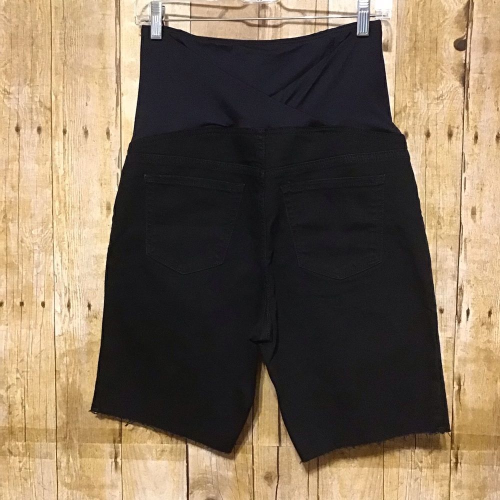 Isabel Maternity Crossover Panel Bermuda Shorts‎ 8 - Picture 2 of 5